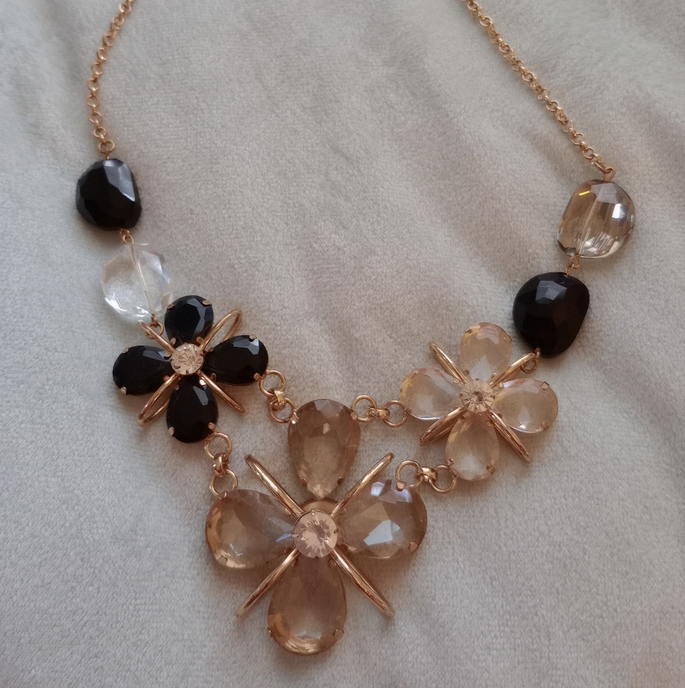 Flower charm necklace